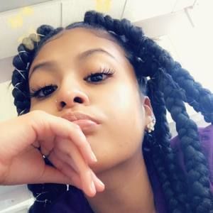 Meet your Posher, Vanessa